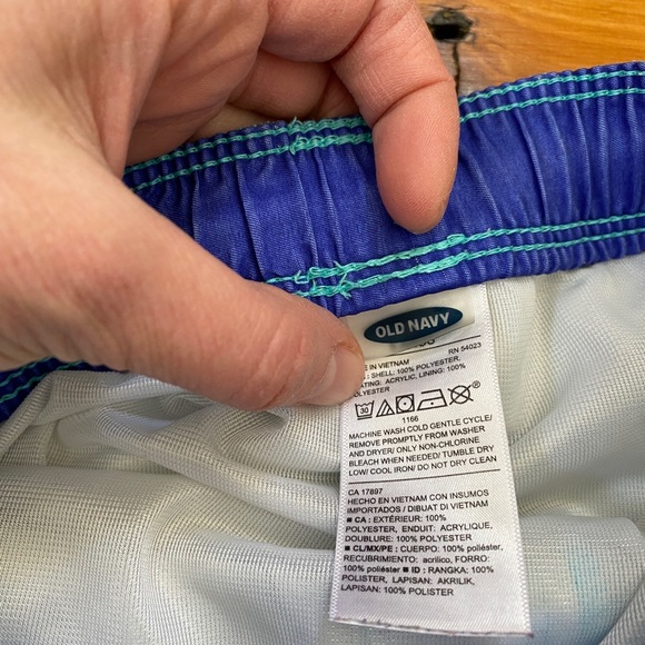 Pair of Old Navy Swim Trunks - 5T - Picture 8 of 11